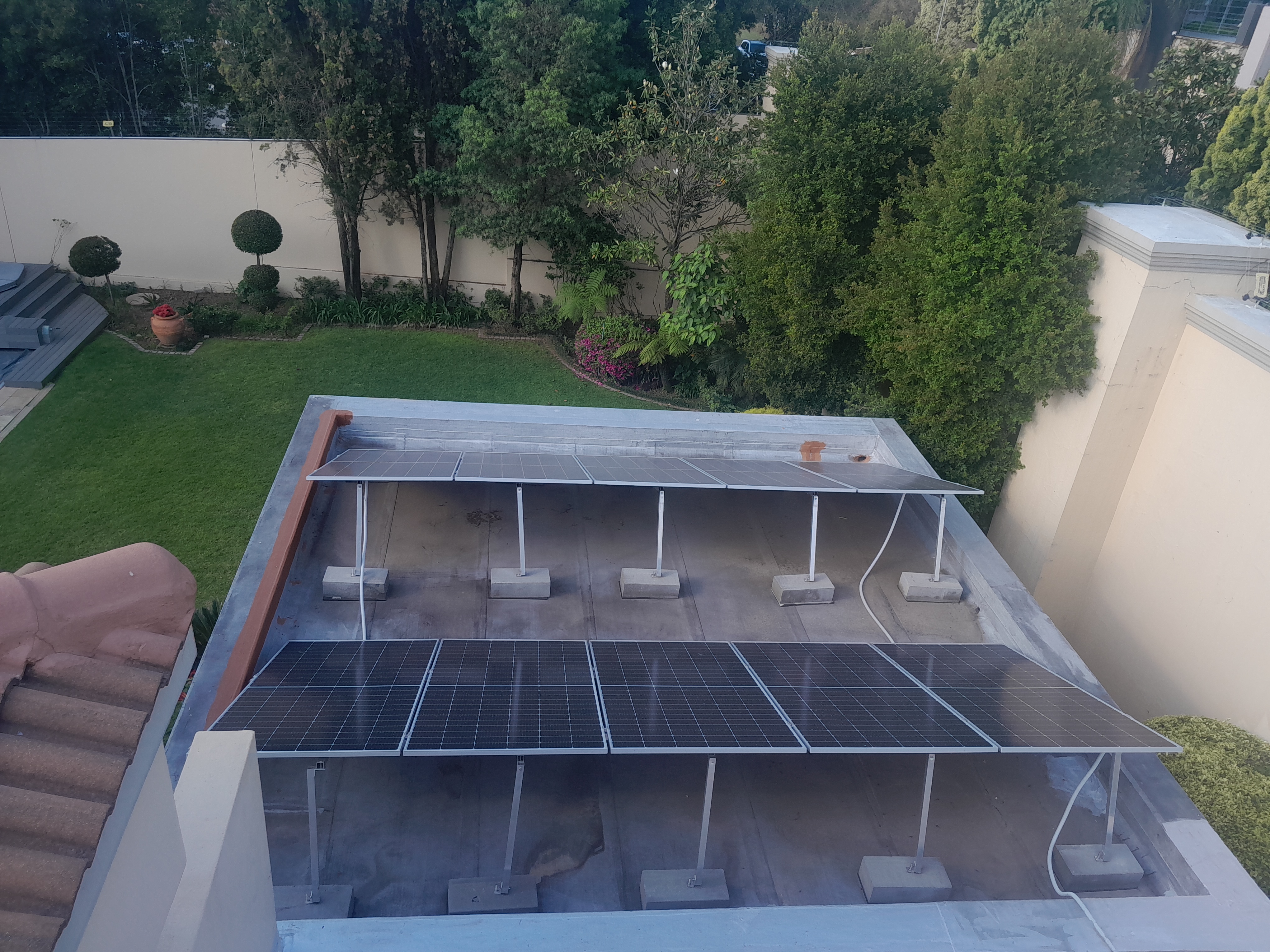 Flat roof solar mounting