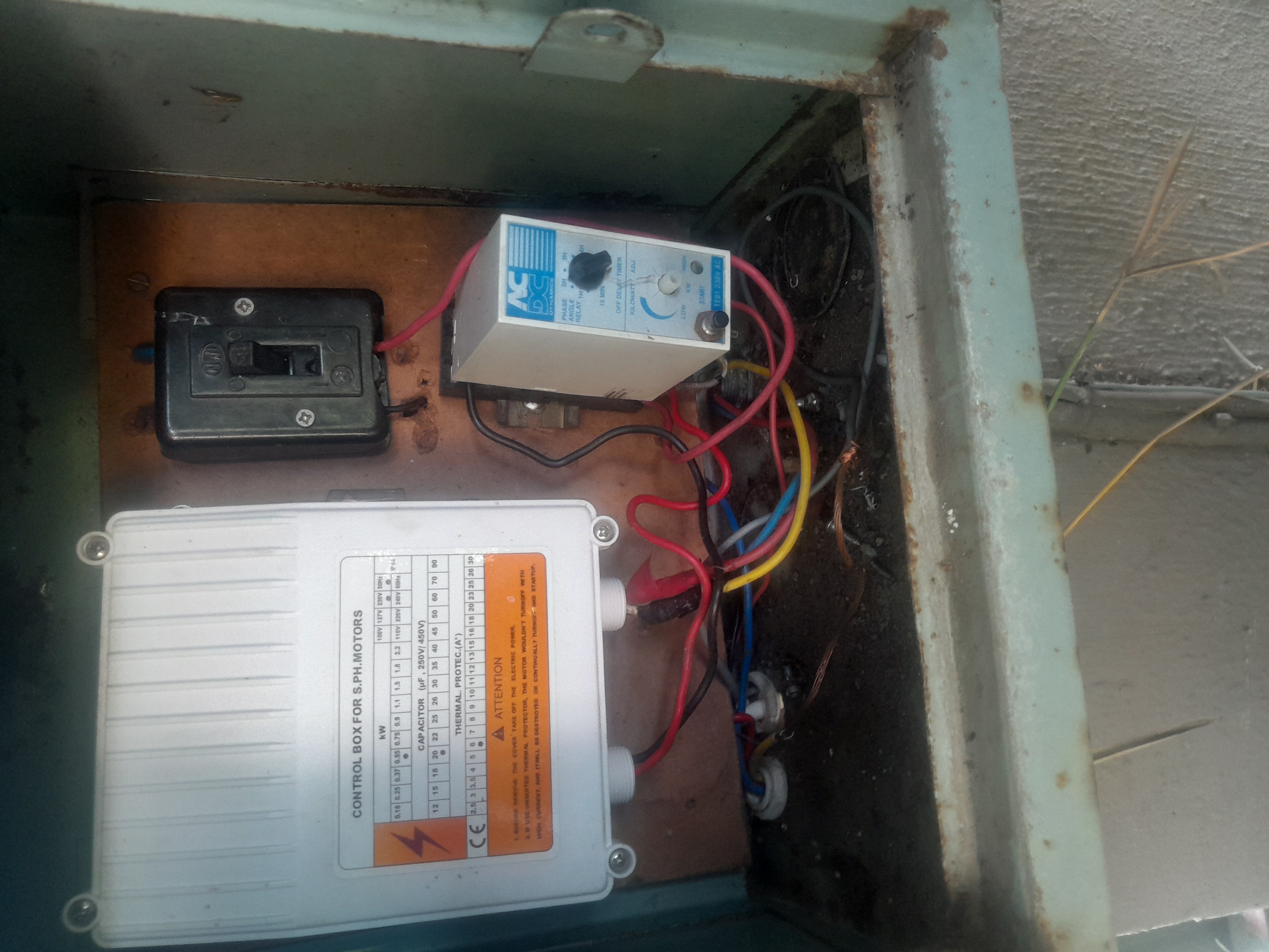 Single phase pump control box